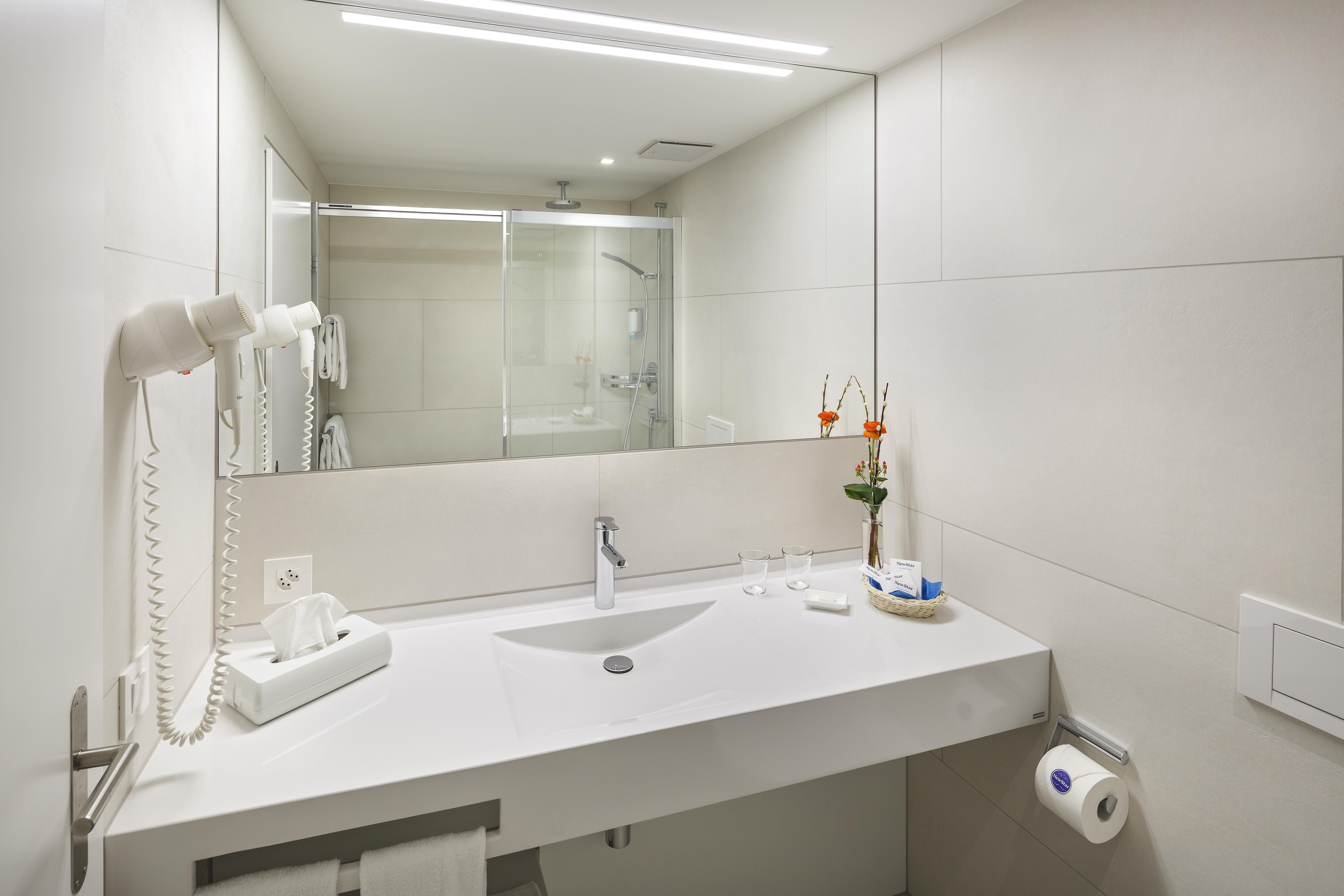 סנט גאלן Newstar Hotel מראה חיצוני תמונה
